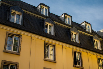 Fototapeta premium Janelas antigas ou coloniais da Italia, Europa 