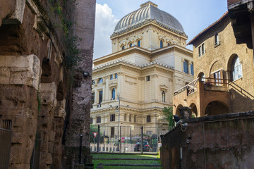 Fototapeta na wymiar View of the Great Synagogue among Roman ruins and medieval buildings in Rome, Italy
