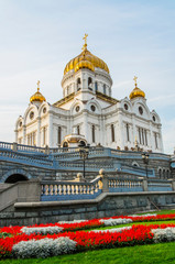 Cathedral of Christ the Saviour, with access stairway and  flower bed (Moscow, Russia) - 302252793