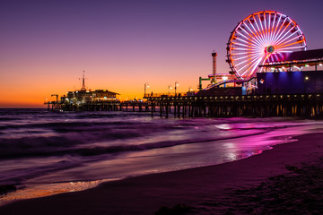 Santa Monica Peer at colorful sunset - obrazy, fototapety, plakaty