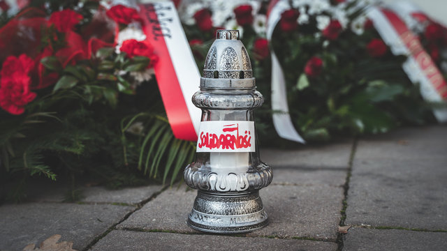 Poch&oacute;d 11 listopada w Krakowie znicz solidarność 
