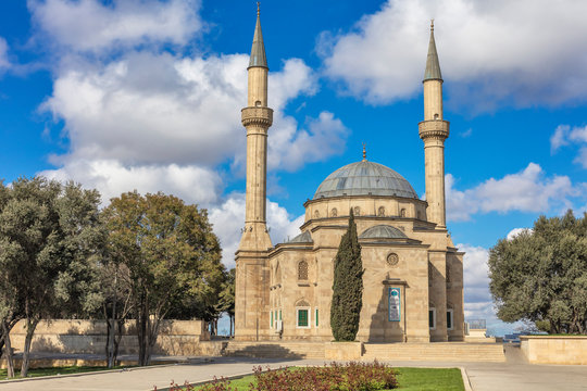 Sahidlar Xiyabani Mosque, Mosque of the Martyrs, Shahids Mosque, Baku, Azerbaijan