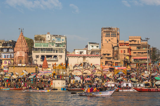 India, Uttar Pradesh, Varanasi, View towards Dashashwamedh Ghat
