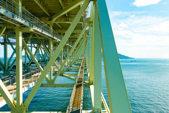 Akashi Kaikyo Bridge stiffening girder