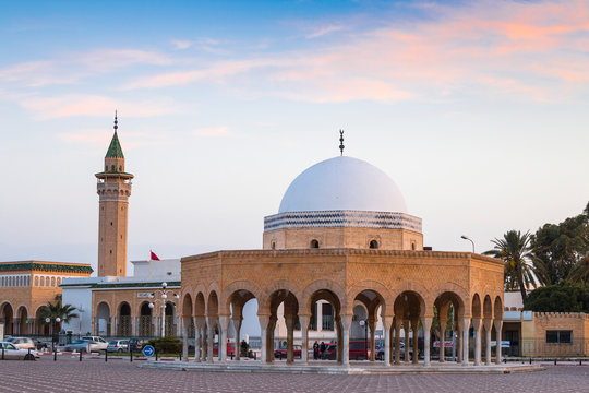 Tunisia, Monastir, Bourguiba mausoleum complex and Hanafi Mosque of Bourguiba