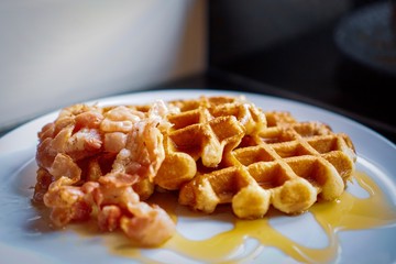 waffles with honey and bacon