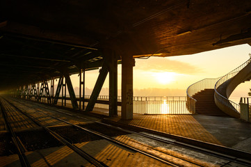 most drewniany schody poranek słońce