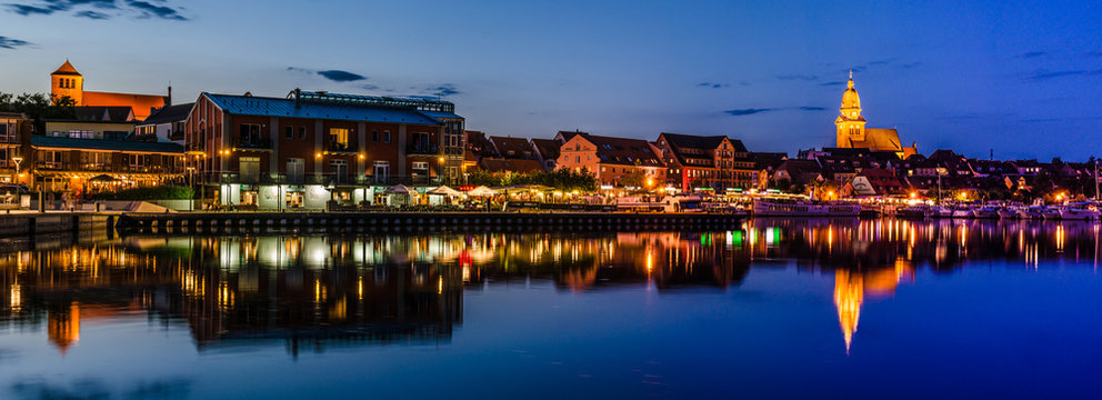 Waren (M&uuml;ritz) Blaue Stunde im Panorama