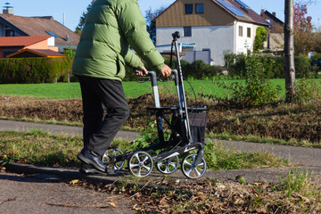 Obraz premium senior man with rollator