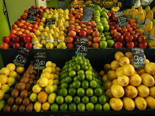fruit market in a bairro in Rio 