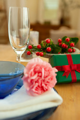 カーネーションとギフトボックス