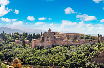 Fototapeta na wymiar Arabic fortress of Alhambra in Granada
