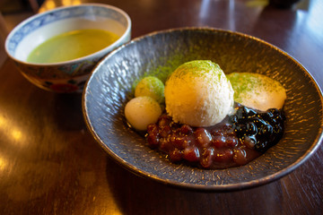 小京都金沢のクリームあんみつと抹茶
