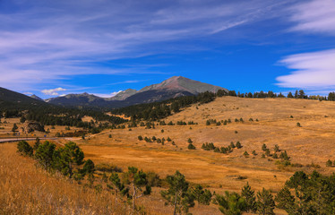 Fototapeta na wymiar Scenic landscape in Rocky mountain national park