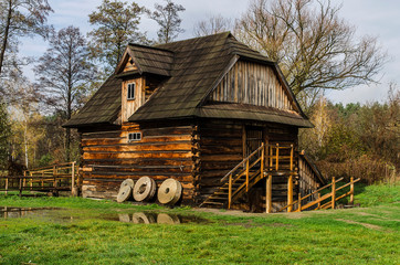 drewniany młyn © wedrownik52