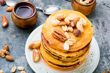Pancakes with maple syrup.