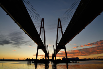 Fototapeta na wymiar 名港西大橋からの日の出