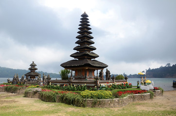 Fototapeta na wymiar Pura Ulun Danu temple in Bali, Indonesia