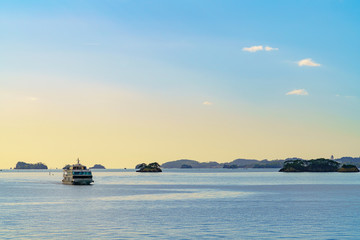 宮城県 日本三景 松島の島並と船
