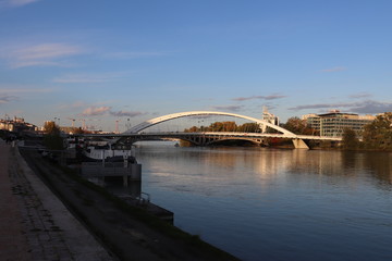 Fototapeta na wymiar Pont Raymond Barre dans la ville de Lyon - Département du Rhône - France - Pont sur le fleuve Rhône construit en 2013
