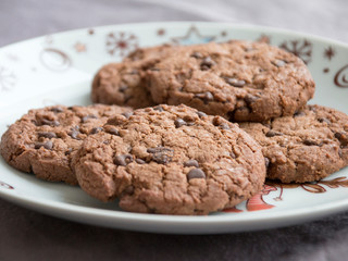les biscuits secs au chocolat pour petit déjeuner  