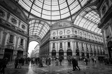 Crédence de cuisine en verre imprimé Milan Galleria Vittorio Emanuele Milan Italie - image en noir et blanc