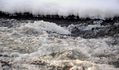 rivière en hiver