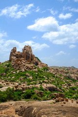 南インドのハンピに広がる巨大な岩群