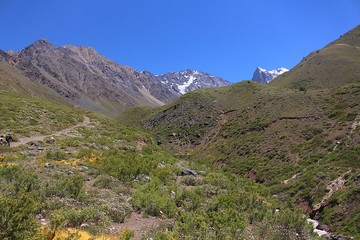 Fototapeta na wymiar El Morado Natural Monument. A beautiful park located in Cajón Del Maipo, Andes mountain range, Chile