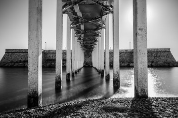 Port de Civitavecchia, longue exposition, photographie noir et blanc