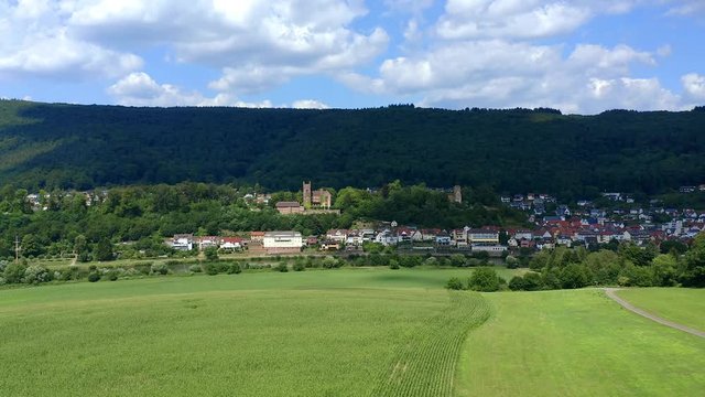 Flight along Vierburgeneck at Neckersteinach