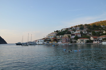 Fototapeta na wymiar small fishing village in greece