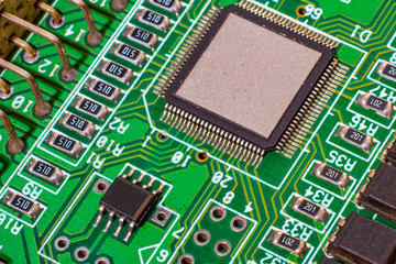Chips with a green chip to track processes on your computer.