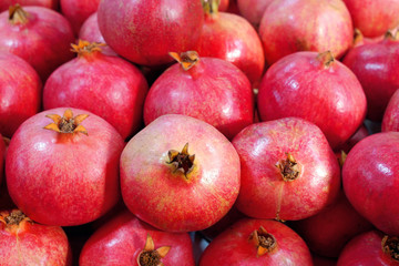 Fototapeta na wymiar Turkish pomegranate on the market