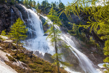 Fototapeta na wymiar Wasserfall in Kleinarl