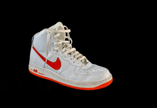 High-top classic Nike AF-1 basketball shoe sneaker