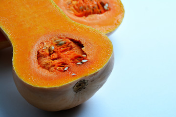 Butternusskürbis, Butternutkürbis, Speisekürbis, Kürbishälften