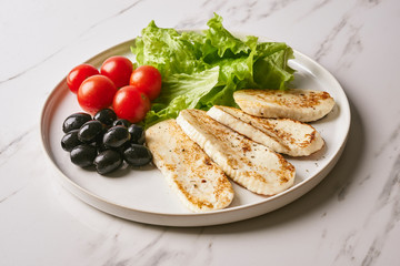 salad with roasted cheese