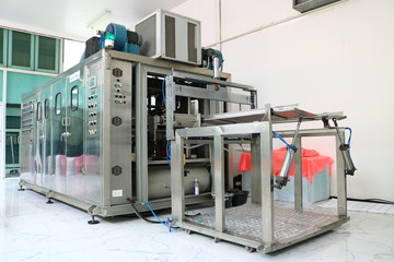 Vacuum thermoforming machine in the factory,Vacuum thermoforming machine is used for producing...