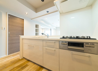 住宅　対面式　キッチン