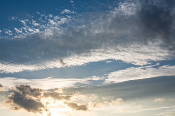 Obraz premium Evening sky with white clouds. Evening sky with black clouds.