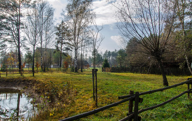 Wioska o zabudowie drewnianej  © wedrownik52