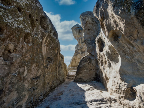 Uplisziche  ist eine Festungs- und H&ouml;hlenstadt in Georgien. Bereits in der Bronzezeit siedelten Menschen auf dem Plateau. Die Festungsstadt wurde im 6. Jahrhundert v. Chr. gegr&uuml;ndet 