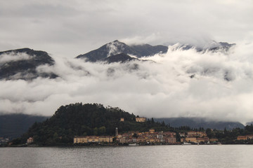 Bellagio und Grigne-Massiv am Comer See