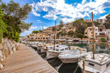 Fototapeta na wymiar Boote im Hafen in Cala Figuera / Insel Mallorca