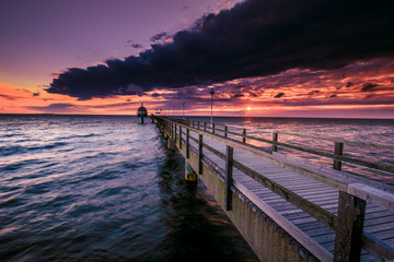 Obraz premium pier at sunset