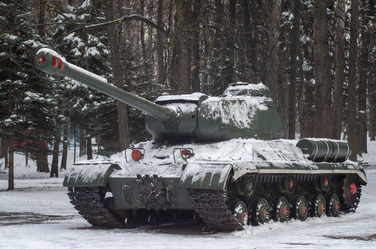 IS-2 heavy tank monument in Victory park, Ulyanovsk
