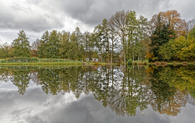 &eacute;tang de Haute-Sa&ocirc;ne en automne