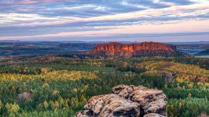 Herbst - Sonnenaufgang auf dem Gohrisch - Nebel