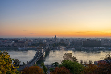 Sunrise in Budapest during fall with view of Sz&eacute;chenyi 